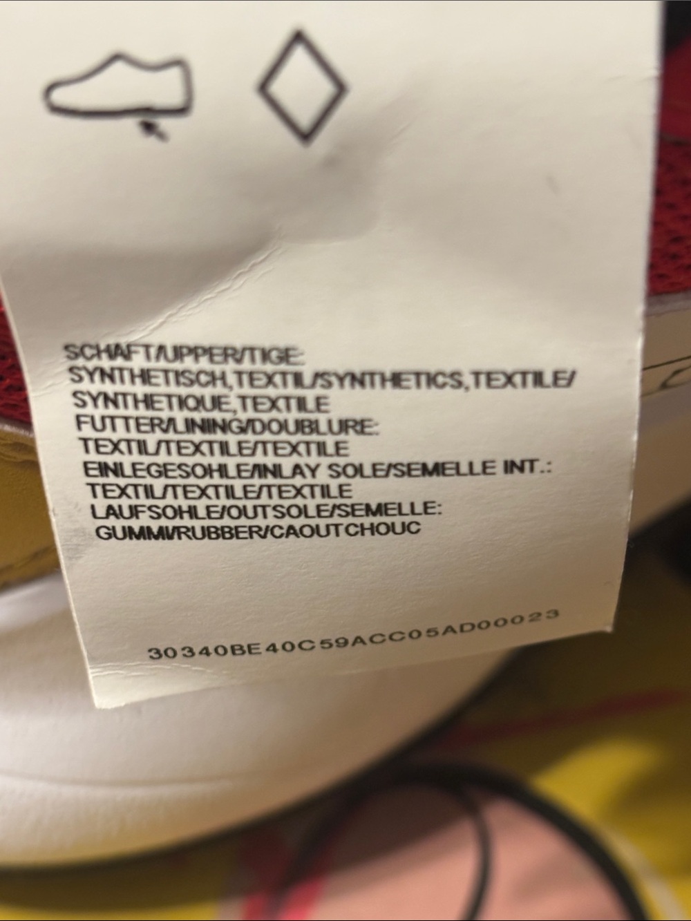 Reebok Vector Runner Tom & Jerry Red White Yellow Black Sneakers Shoes - Picture 7 of 10
